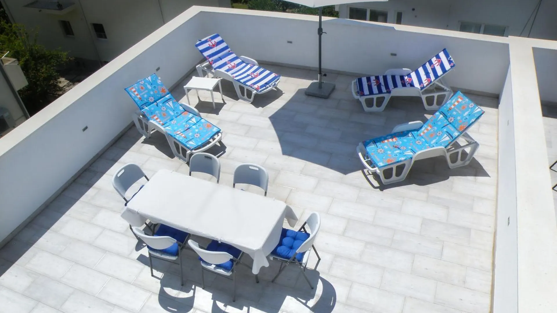Apartment With Terrace And Free Parking - Beach Nearby Split 0*,  Croatia