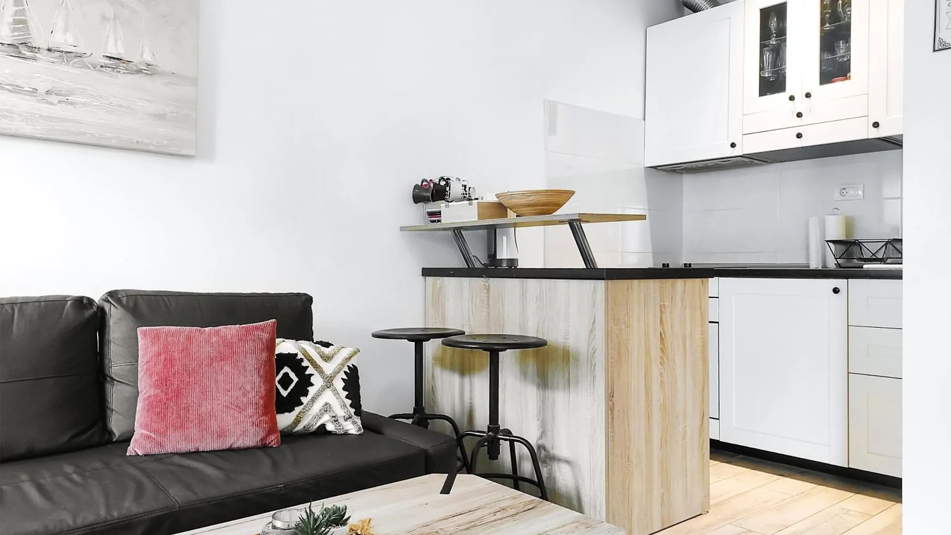 Apartment With Terrace And Free Parking - Beach Nearby Split 0*,  Croatia
